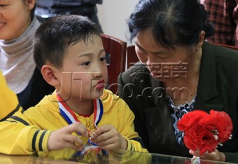 Ƭ 14061.jpg