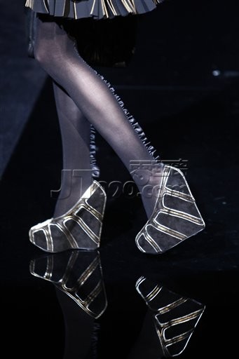 italy-fashion-2009-3-2-10-5-4.jpg